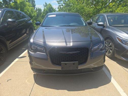 Granite Crystal Metallic Clearcoat 2023 Chrysler 300 Touring