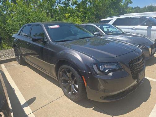 Granite Crystal Metallic Clearcoat 2023 Chrysler 300 Touring