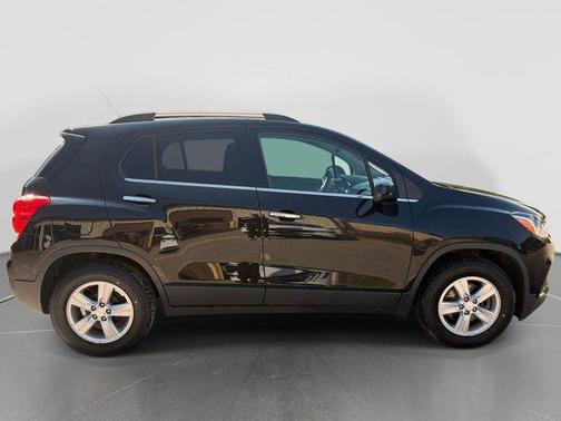 Mosaic Black 2019 Chevrolet Trax LT