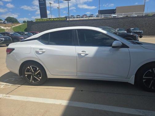 Aspen White Tricoat 2024 Nissan Sentra SV