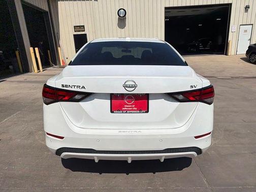 Aspen White Tricoat 2024 Nissan Sentra SV