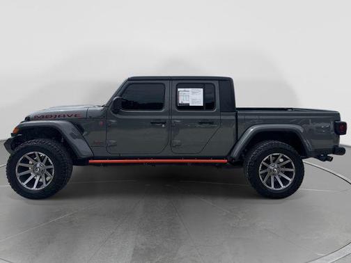 Sting-Gray Clearcoat 2021 Jeep Gladiator Mojave 4x4