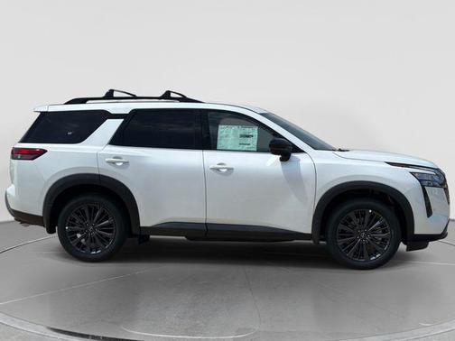 Everest White Pearl Tricoat 2026 Nissan Pathfinder SL