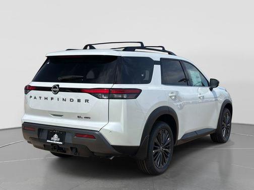 Everest White Pearl Tricoat 2026 Nissan Pathfinder SL