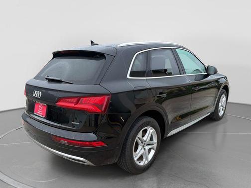 Black Metallic 2019 Audi Q5 2.0T Premium
