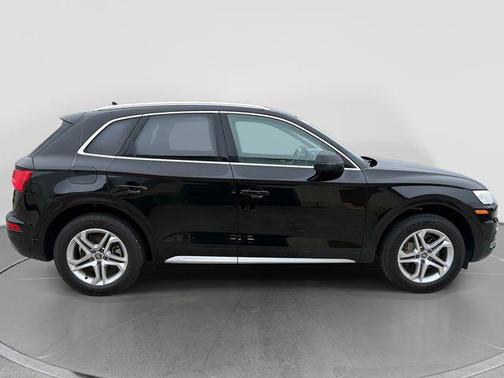 Black Metallic 2019 Audi Q5 2.0T Premium