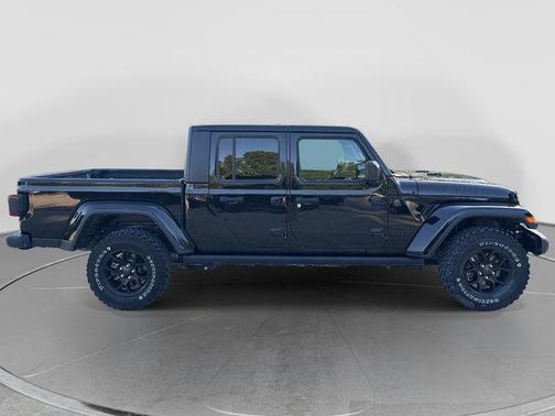 Black Clearcoat 2024 Jeep Gladiator Willys