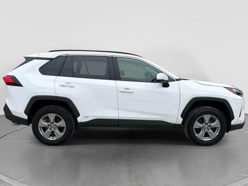 Ice Cap 2024 Toyota RAV4 Hybrid XLE