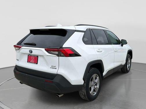 Ice Cap 2024 Toyota RAV4 Hybrid XLE