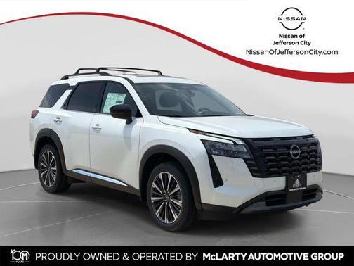 Everest White Pearl Tricoat 2026 Nissan Pathfinder Platinum