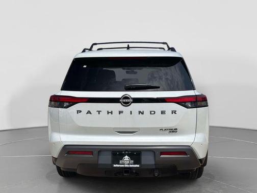 Everest White Pearl Tricoat 2026 Nissan Pathfinder Platinum