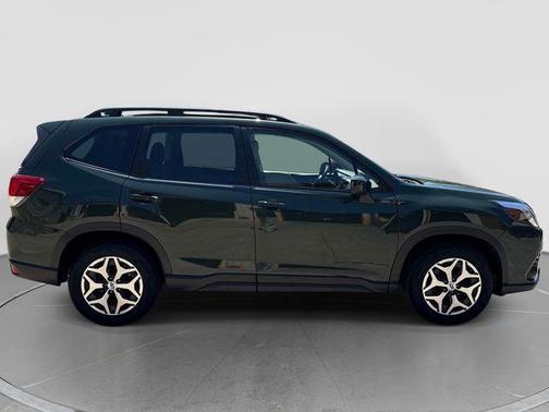 Cascade Green Silica 2023 Subaru Forester Premium