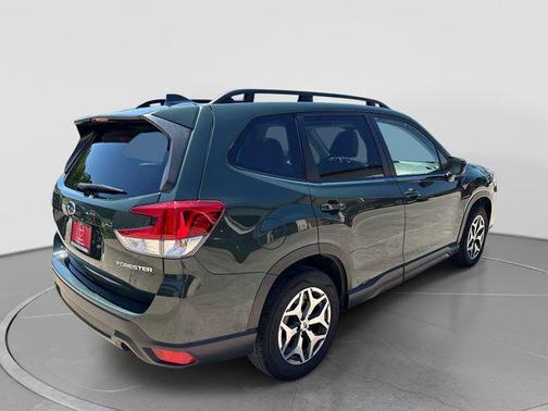 Cascade Green Silica 2023 Subaru Forester Premium