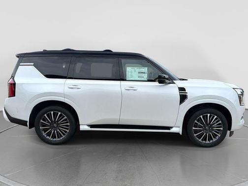 Everest White Pearl/Black 2026 Nissan Armada Platinum Reserve