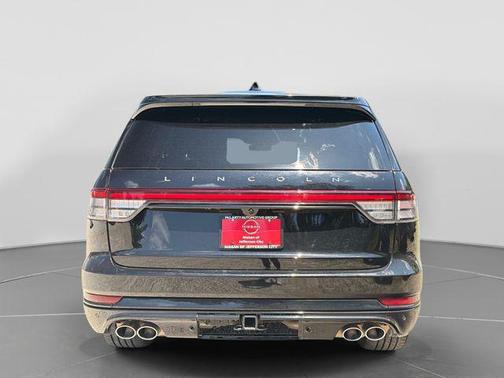 Infinite Black Metallic Clearcoat 2025 Lincoln Aviator Reserve AWD