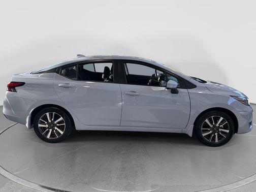 Gray Sky Pearl 2025 Nissan Versa 1.6 SV