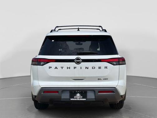 Everest White Pearl Tricoat 2026 Nissan Pathfinder SL