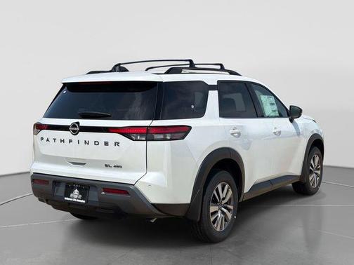 Everest White Pearl Tricoat 2026 Nissan Pathfinder SL