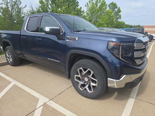 Pacific Blue Metallic 2023 GMC Sierra 1500 SLE