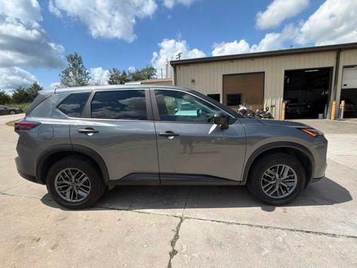 Gun Metallic 2024 Nissan Rogue S
