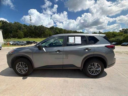 Gun Metallic 2024 Nissan Rogue S