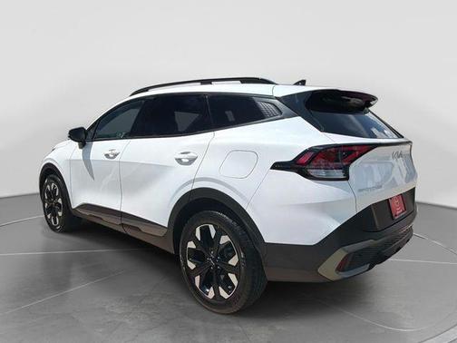 Glacial White Pearl 2024 Kia Sportage X-Line