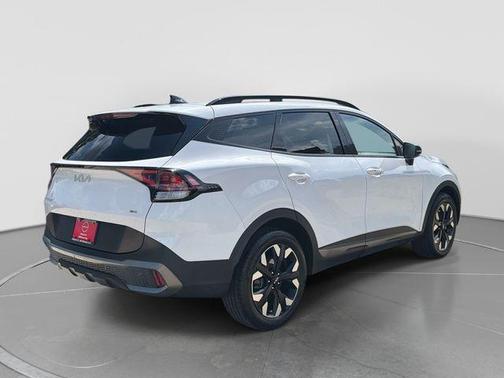 Glacial White Pearl 2024 Kia Sportage X-Line