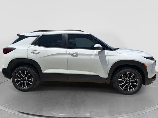 Summit White 2024 Chevrolet Trailblazer ACTIV