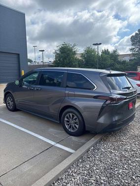 Predawn Gray Mica 2024 Toyota Sienna XLE