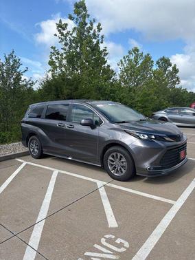 Predawn Gray Mica 2024 Toyota Sienna XLE