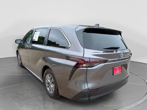 Predawn Gray Mica 2024 Toyota Sienna XLE