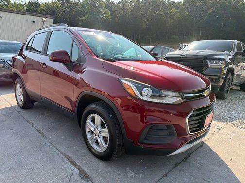 Crimson Metallic 2022 Chevrolet Trax LT