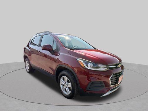Crimson Metallic 2022 Chevrolet Trax LT