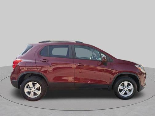Crimson Metallic 2022 Chevrolet Trax LT