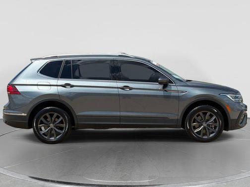 Platinum Gray Metallic 2022 Volkswagen Tiguan 2.0T SE 4MOTION