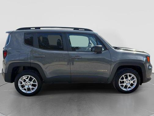 Sting-Gray Clearcoat 2022 Jeep Renegade Latitude
