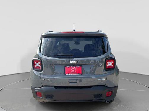 Sting-Gray Clearcoat 2022 Jeep Renegade Latitude