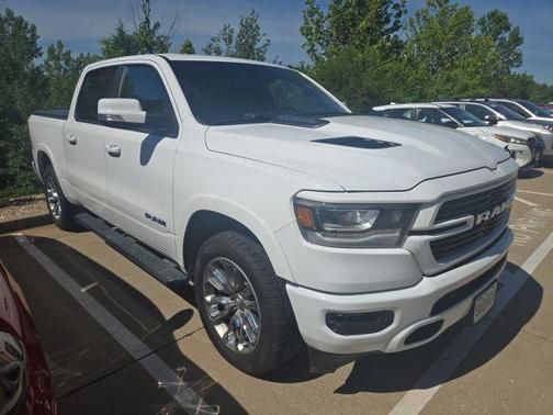 Bright White Clearcoat 2022 RAM 1500 Laramie