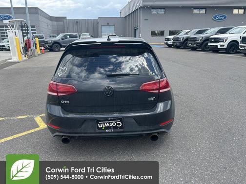 Deep Black Pearl Metallic 2018 Volkswagen Golf GTI 2.0T S 4-Door