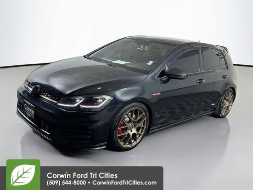 Deep Black Pearl Metallic 2018 Volkswagen Golf GTI 2.0T S 4-Door