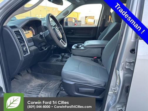 2017 RAM 2500 Tradesman Crew Cab 4x4 8' Box