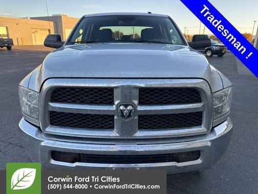 2017 RAM 2500 Tradesman Crew Cab 4x4 8' Box