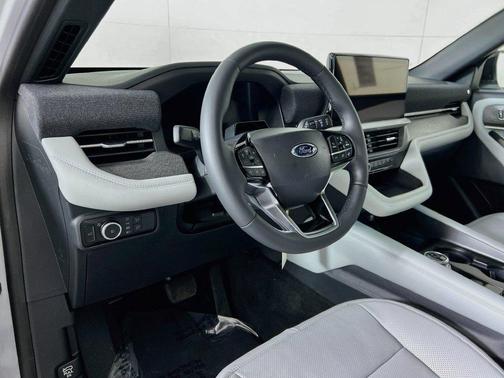 Avalanche Gray 2027 Ford Explorer Platinum