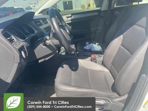 2015 Volkswagen Golf SportWagen TDI SE 4-Door