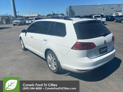 2015 Volkswagen Golf SportWagen TDI SE 4-Door