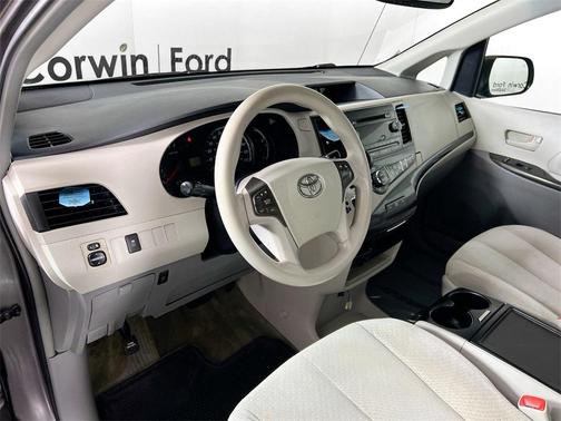 2013 Toyota Sienna LE