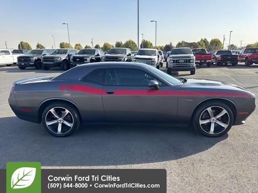 2015 Dodge Challenger SXT Plus