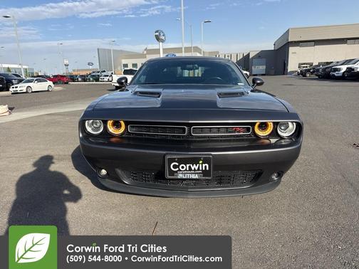 2015 Dodge Challenger SXT Plus