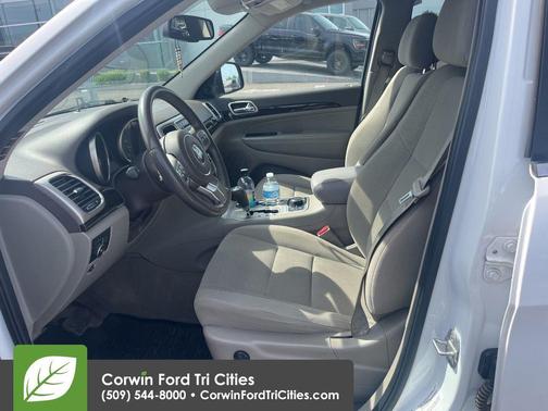 Bright White Clearcoat 2013 Jeep Grand Cherokee Laredo