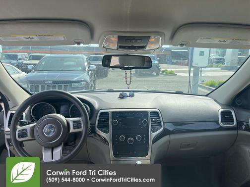 Bright White Clearcoat 2013 Jeep Grand Cherokee Laredo